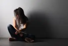 علائم افسردگی در نوجوانان دختر