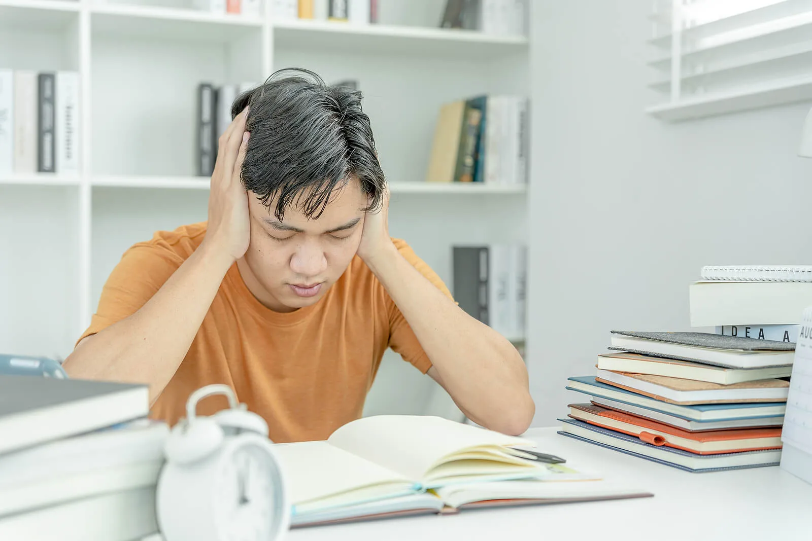 استرس امتحان چیست؟ (۱۰ راه کاهش اضطراب امتحان) 13 استرس امتحانات