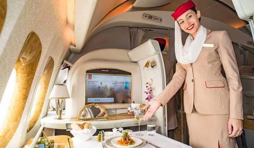 شرایط مهماندار هواپیما شدن برای بانوان