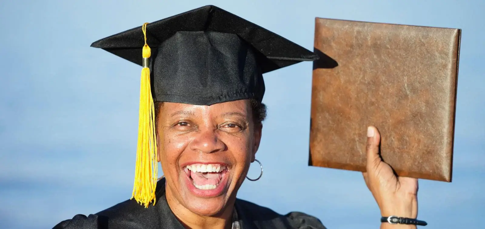 گرفتن مدرک دیپلم از مدرسه نی نی سایت