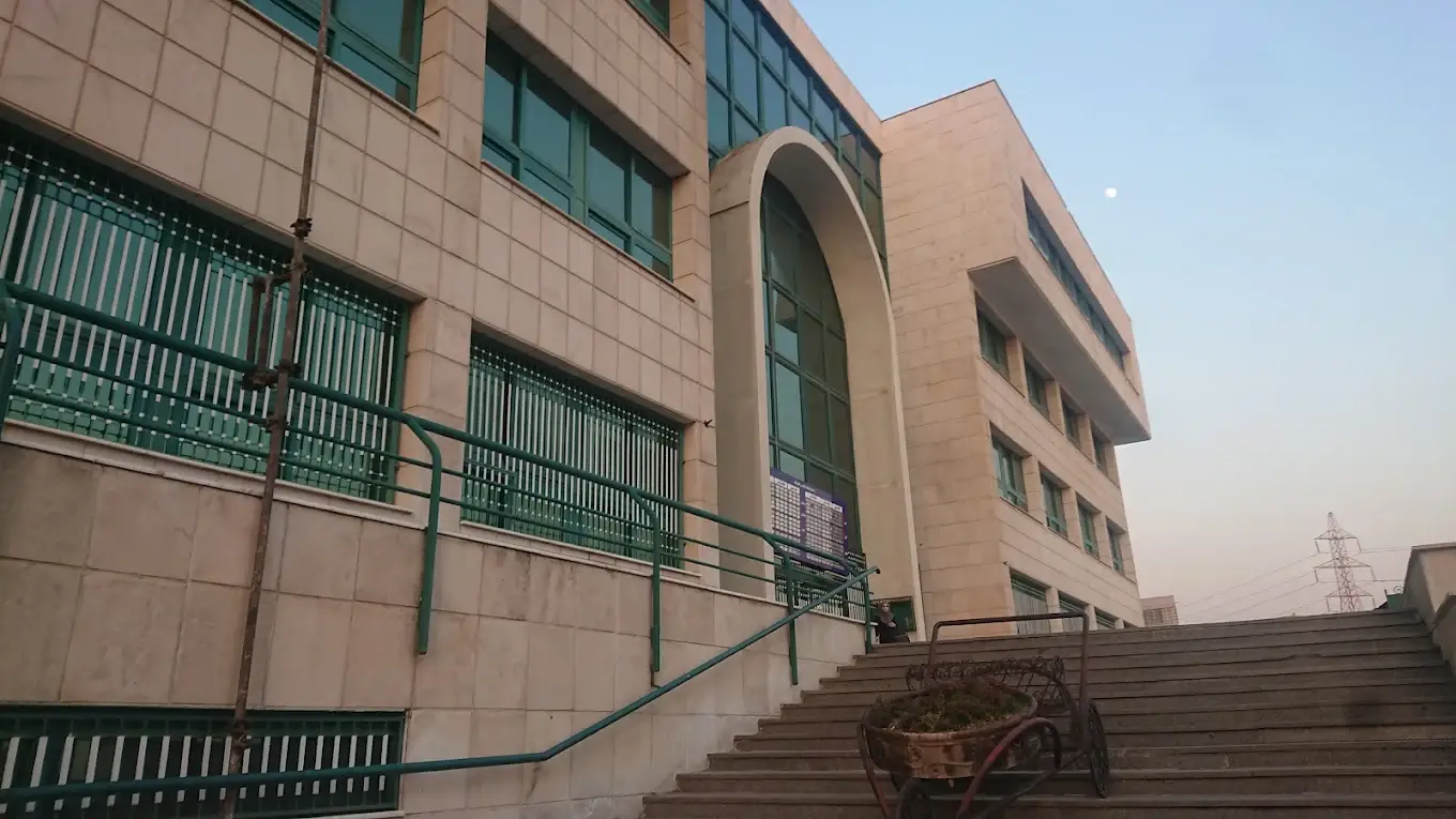 دانشکده علوم و فناوری های همگرا علوم تحقیقات