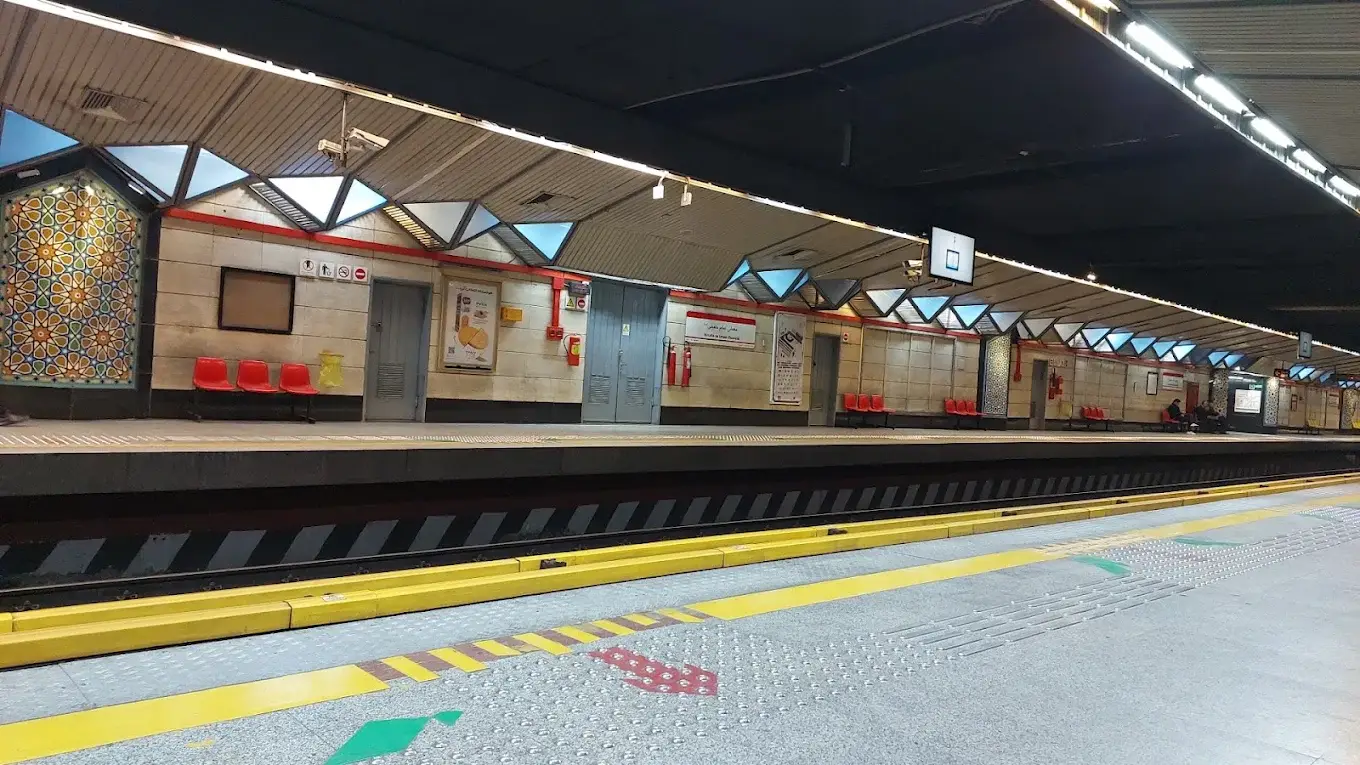 ایستگاه مترو دانشگاه خواجه نصیرالدین طوسی (دانشکده برق و کامپیوتر)