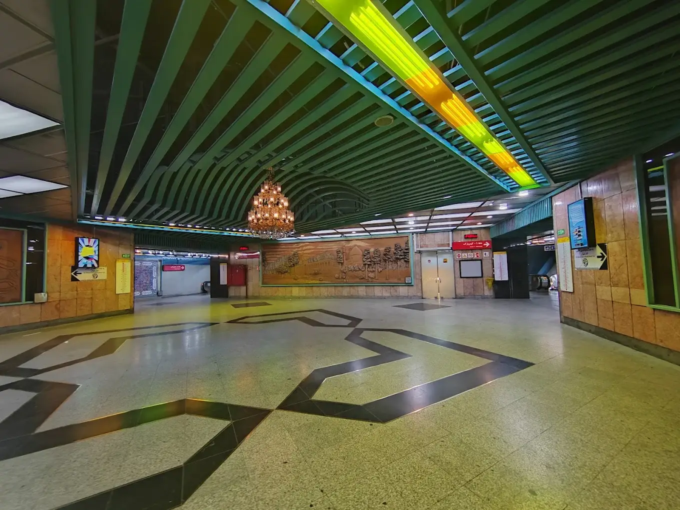 ایستگاه مترو دانشگاه خواجه نصیرالدین طوسی (دانشکده برق و کامپیوتر)