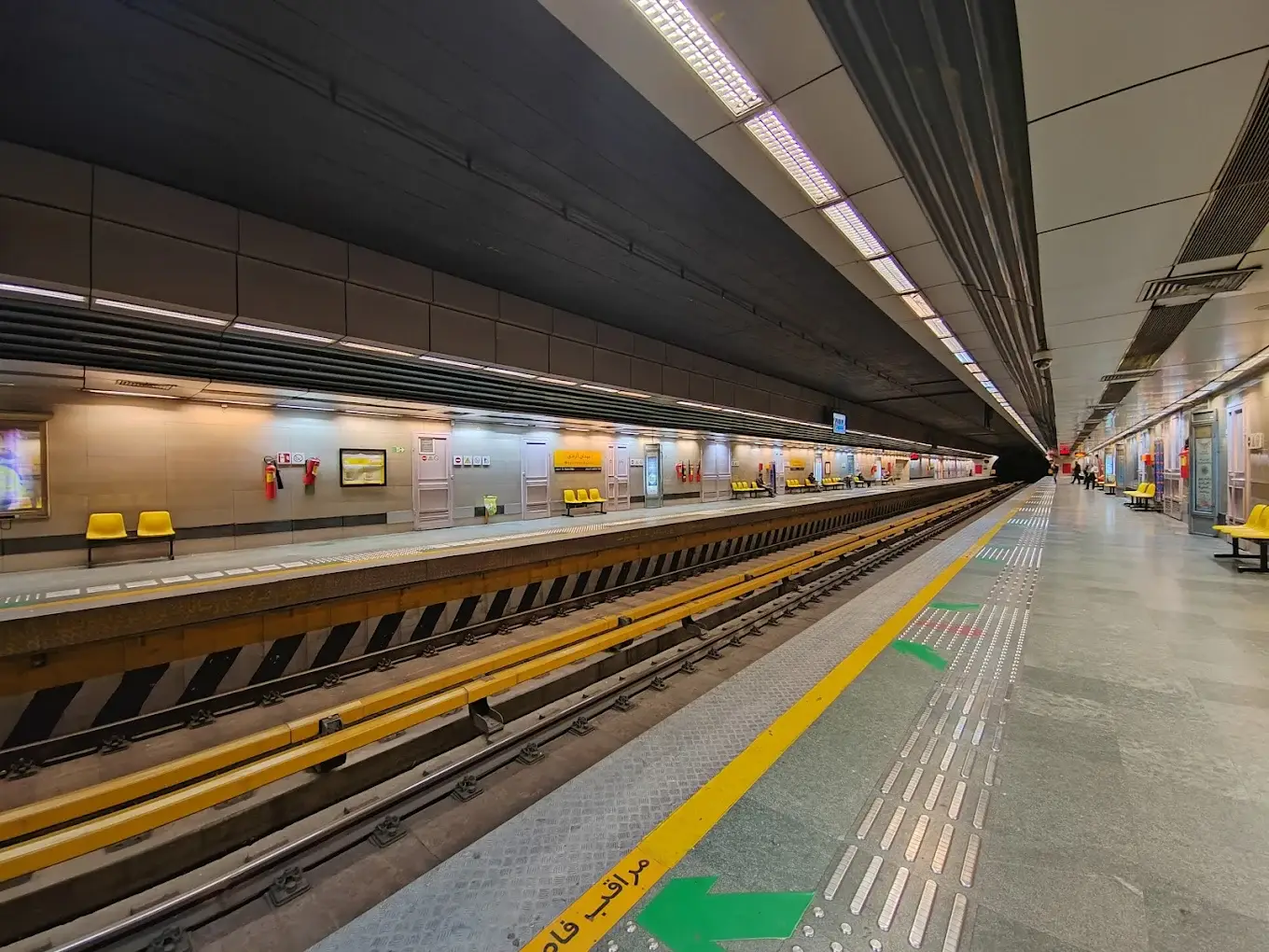 ایستگاه مترو نزدیک دانشگاه الزهرا