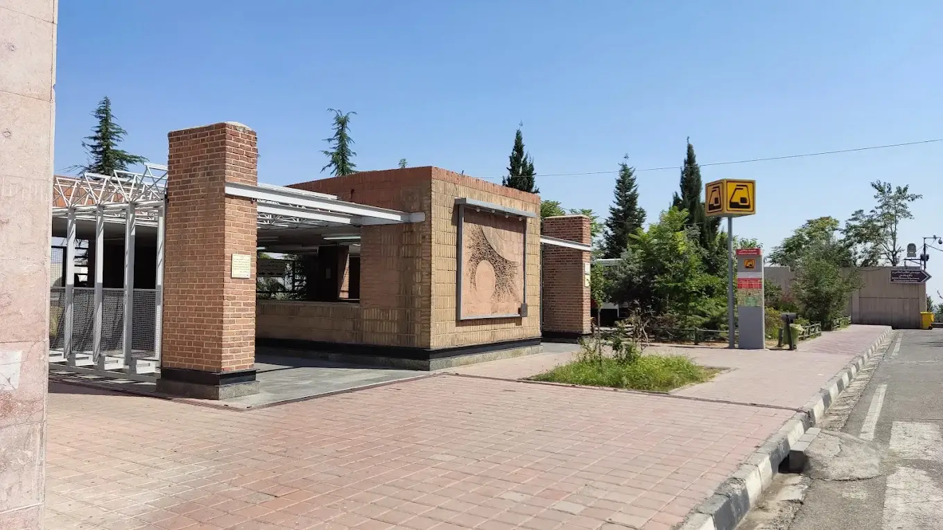 نزدیک ترین مترو به میدان ونک نی نی سایت