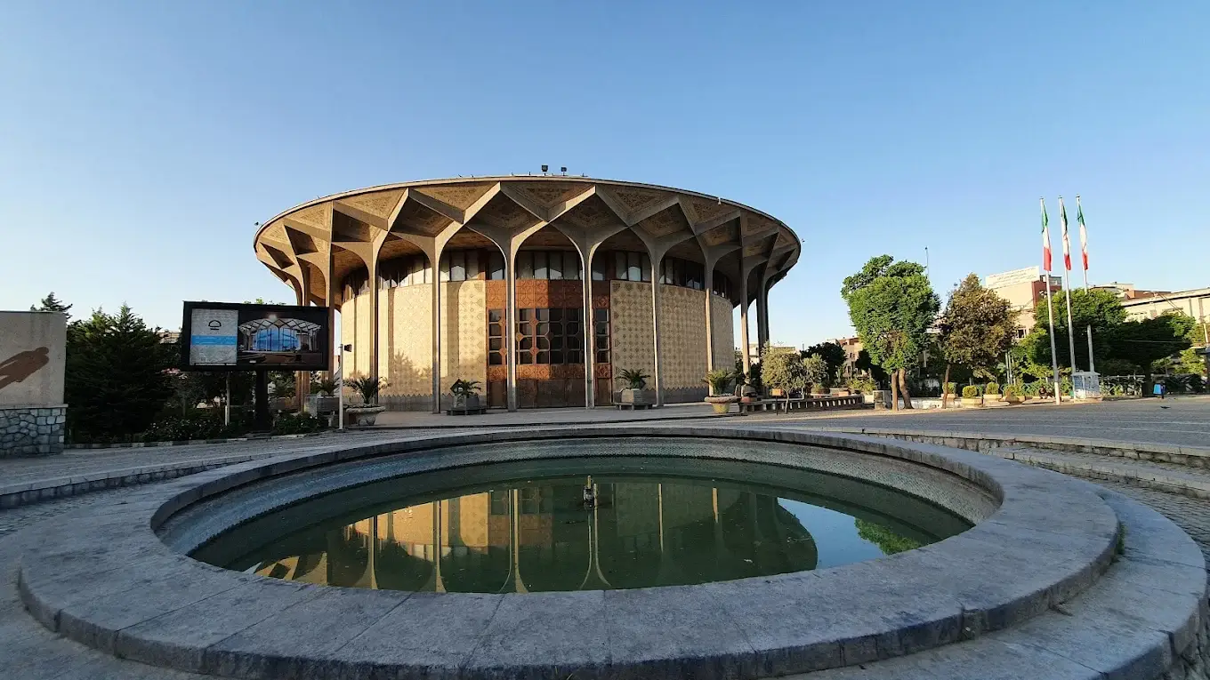 پیاده روی از مترو تئاتر شهر تا دانشگاه امیرکبیر 16 پیاده روی از مترو تئاتر شهر تا دانشگاه امیرکبیر