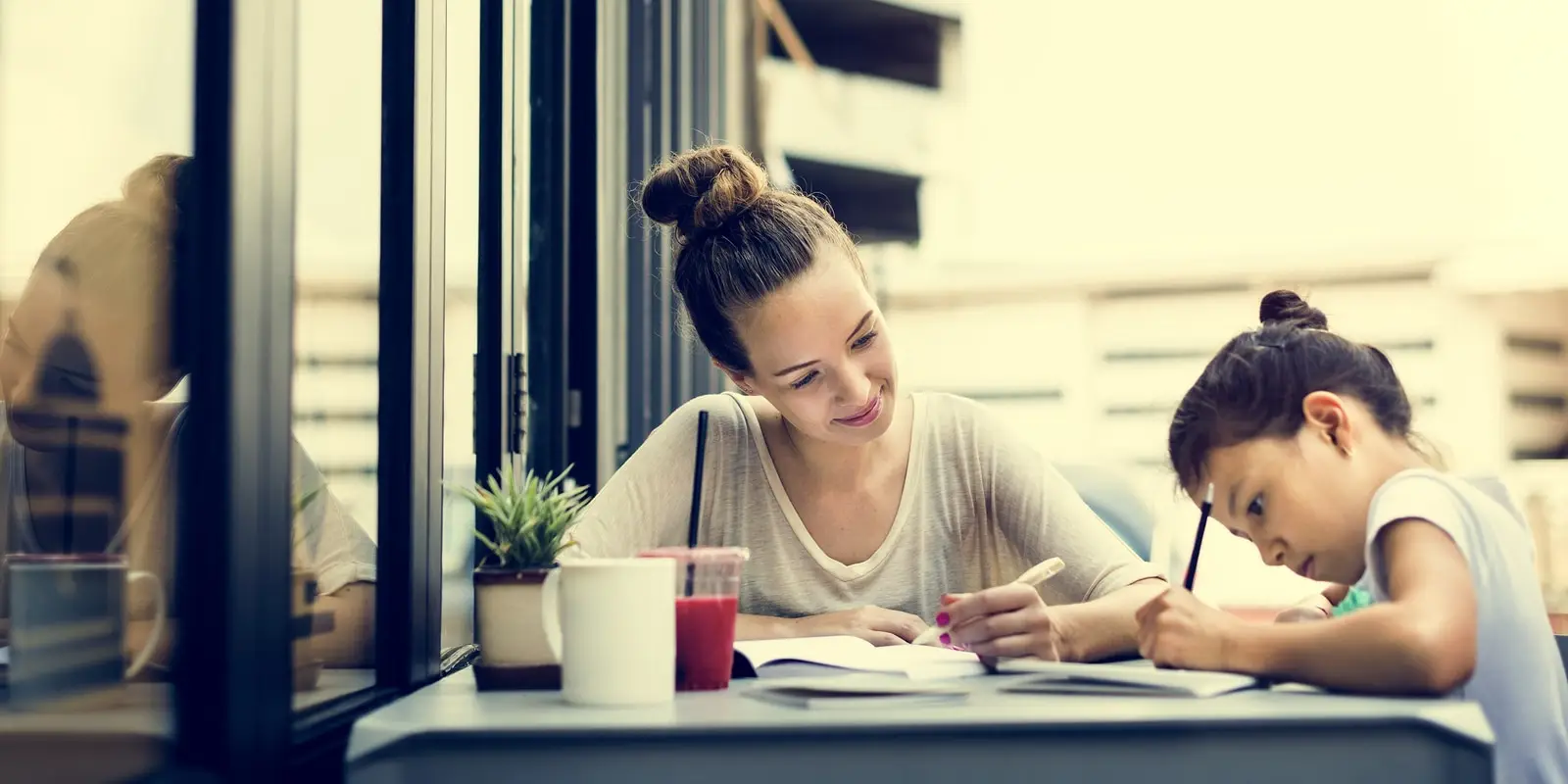 چگونه به كودكانی كه نوشتن تكالیف مدرسه خود مشكل دارند كمک كنیم؟