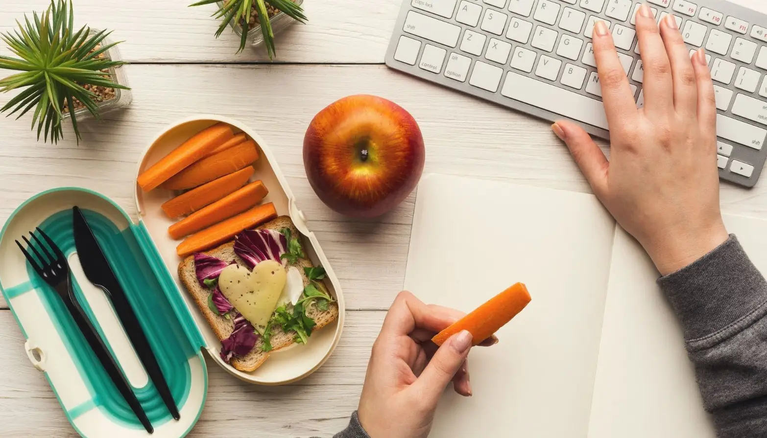 برای درمان استرس چه بخوریم؟ 13 درمان استرس شدید